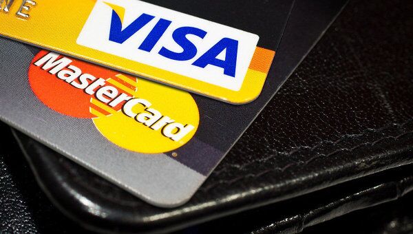 Карты Visa и Mastercard. Архивное фото Карты Visa и Mastercard. Архивное фото