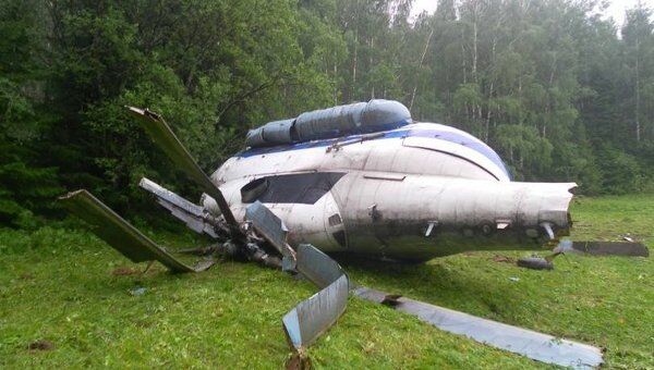 Жесткая посадка вертолета Ми-8 в Свердловской области Жесткая посадка вертолета Ми-8 в Свердловской области