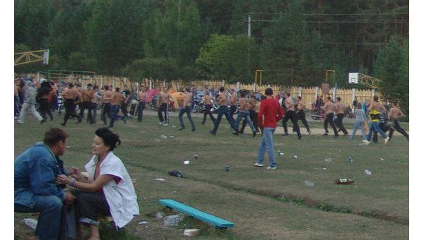 Драка на рок-фестивале Торнадо - 2010 около города Миасс Челябинской области Драка на рок-фестивале Торнадо - 2010 около города Миасс Челябинской области