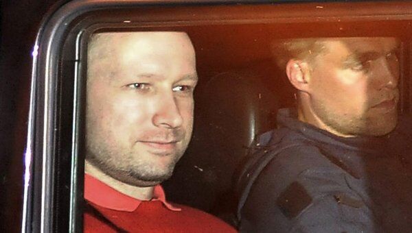 Подозреваемый в организации двойного теракта в Норвегии Андерс Брейвик покидает здание суда в Осло Подозреваемый в организации двойного теракта в Норвегии Андерс Брейвик покидает здание суда в Осло