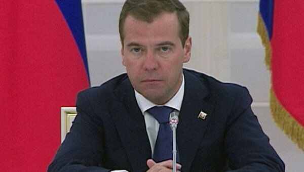 Медведев упрекнул правительство за проволочку с законом о патентном суде Медведев упрекнул правительство за проволочку с законом о патентном суде