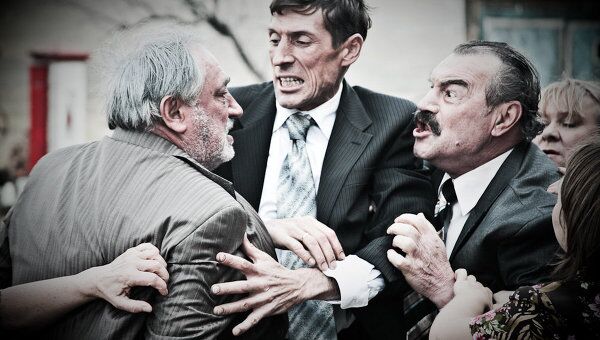 Фильм Олега Погодина Дом. Справа - актер Петр Зайченко, получивший главнй приз Фильм Олега Погодина Дом. Справа - актер Петр Зайченко, получивший главнй приз