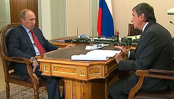 Путин потребовал ускорить подписание контрактов по гособоронзаказу Путин потребовал ускорить подписание контрактов по гособоронзаказу