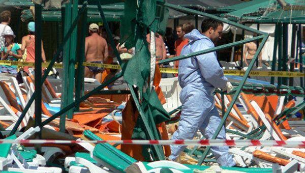 Россияне пострадали при взрыве на пляже в турецком Кемере Россияне пострадали при взрыве на пляже в турецком Кемере