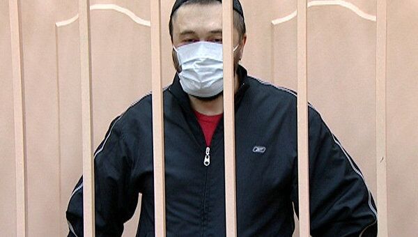 Обвиняемый в убийстве Анны Политковской появился в зале суда в маске Обвиняемый в убийстве Анны Политковской появился в зале суда в маске