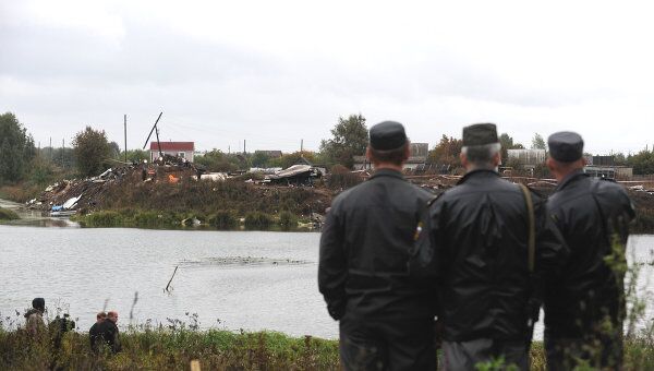 На месте крушения самолета Як-42 в поселке Туношна продолжаются работы На месте крушения самолета Як-42 в поселке Туношна продолжаются работы