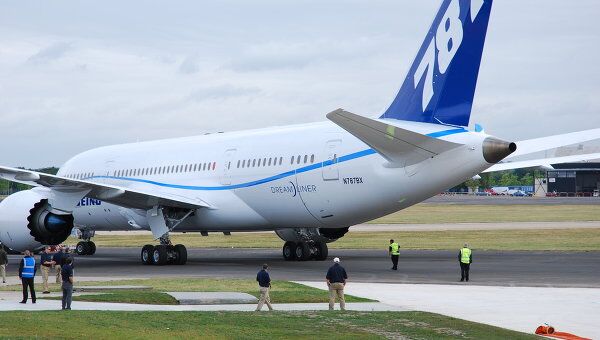 Широкофюзеляжный лайнер Boeing -787 Dreamliner Широкофюзеляжный лайнер Boeing -787 Dreamliner