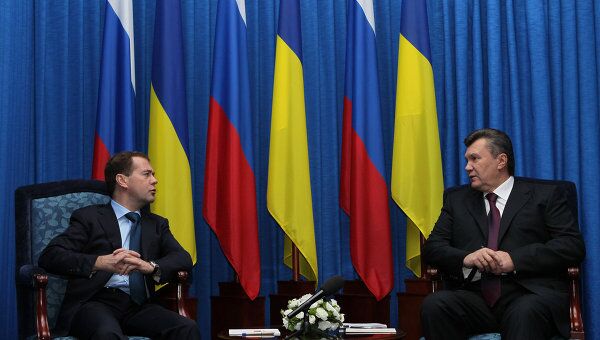 Президент РФ Д.Медведев встретился с президентом Украины В.Януковичем Президент РФ Д.Медведев встретился с президентом Украины В.Януковичем