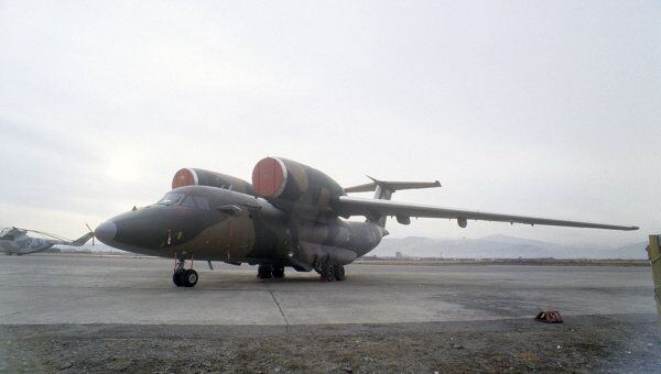 Самолет АН-72, архивное фото Самолет АН-72, архивное фото