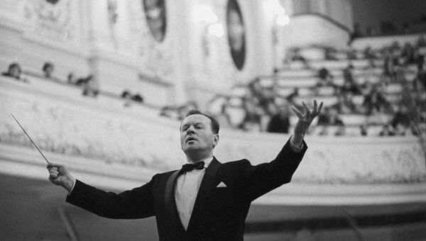 Дирижер Евгений Светланов Дирижер Евгений Светланов
