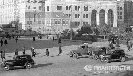 Защитная маскировка на здании Большого театра Защитная маскировка на здании Большого театра