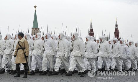 Шествие в честь 70-летней годовщины парада на Красной площади Шествие в честь 70-летней годовщины парада на Красной площади
