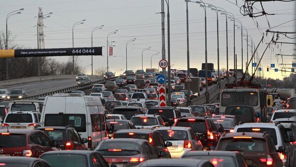Автомобильные пробки на Ленинградском шоссе. Архив Автомобильные пробки на Ленинградском шоссе. Архив