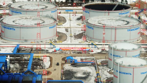 Нефтеналивной терминал в порту Усть-Луга. Архивное фото Нефтеналивной терминал в порту Усть-Луга. Архивное фото