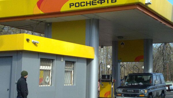 Автозаправки Роснефть в Томской области. Архивное фото Автозаправки Роснефть в Томской области. Архивное фото