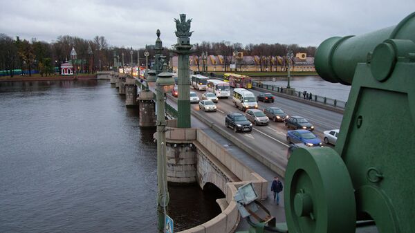 Движение транспорта в Петербурге Движение транспорта в Петербурге