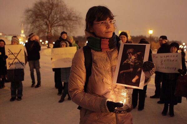 Акция против закона Димы Яковлева на Марсовом поле Акция против закона Димы Яковлева на Марсовом поле