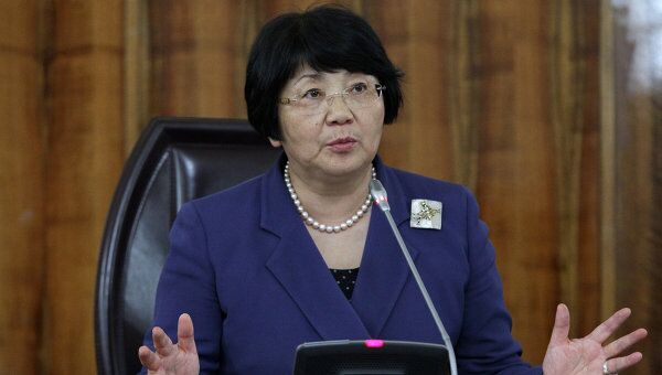 Роза Отунбаева на пресс-конференции, посвященной итогам Конституционного референдума в Киргизии Роза Отунбаева на пресс-конференции, посвященной итогам Конституционного референдума в Киргизии