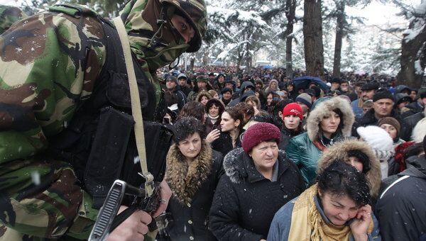 Пикет сторонников кандидата в президенты Южной Осетии Аллы Джиоевой. Архив Пикет сторонников кандидата в президенты Южной Осетии Аллы Джиоевой. Архив