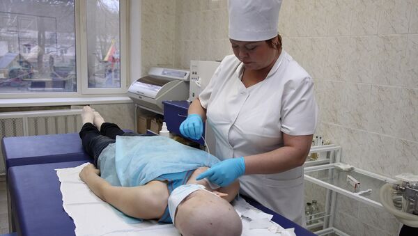 Ребенок-пациент в процедурном кабинете; Ребенок-пациент в процедурном кабинете;