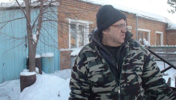 Дом в селе Вагайцево в Новосибирской области, на крышу которого упал, предположительно, обломок спутника Дом в селе Вагайцево в Новосибирской области, на крышу которого упал, предположительно, обломок спутника