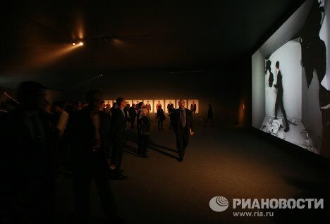 Открытие выставки молодых художников Московской Школы Фотографии и Мультимедиа имени А. Родченко Insight & Foresight Открытие выставки молодых художников Московской Школы Фотографии и Мультимедиа имени А. Родченко Insight & Foresight