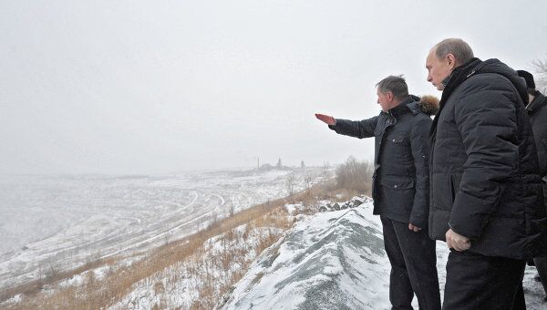 Премьер-министр РФ В.Путин посетил поселок Роза у Коркинского разреза Премьер-министр РФ В.Путин посетил поселок Роза у Коркинского разреза
