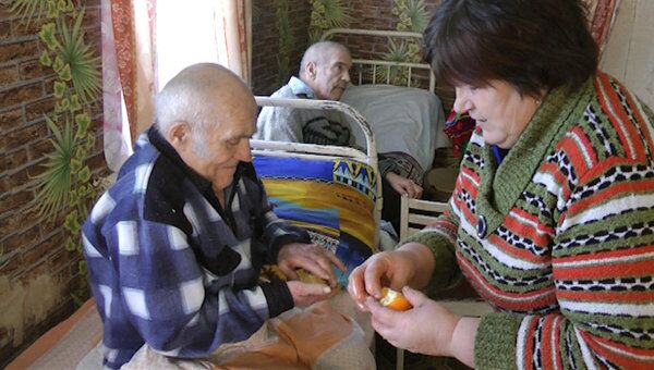Апельсины и куриный борщ: будни приемной семьи для пенсионеров Апельсины и куриный борщ: будни приемной семьи для пенсионеров