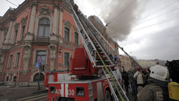 Пожар во дворце Белосельских-Белозерских в Санкт-Петербурге Пожар во дворце Белосельских-Белозерских в Санкт-Петербурге