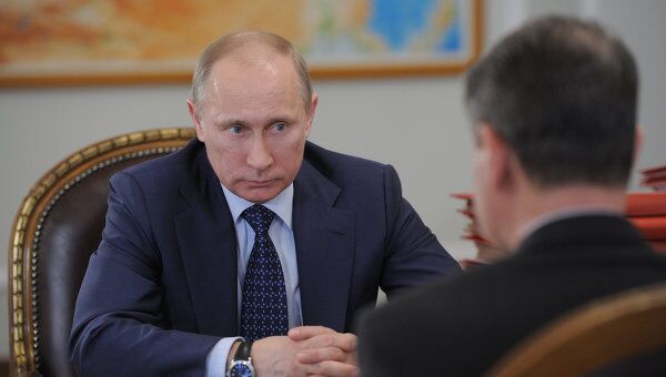 Премьер-министр РФ В.Путин встретился с министром культуры РФ А.Авдеевым Премьер-министр РФ В.Путин встретился с министром культуры РФ А.Авдеевым