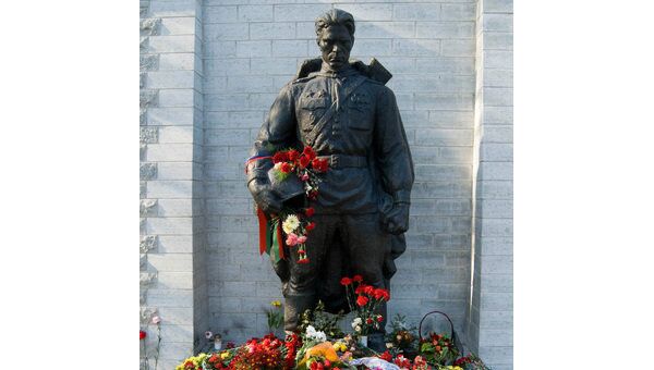 Памятник советскому Воину-Освободителю в Таллине. Архив Памятник советскому Воину-Освободителю в Таллине. Архив