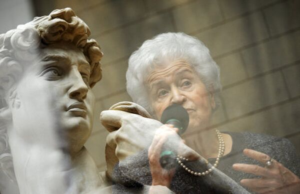 Директор музея им. Пушкина Ирина Антонова отмечает во вторник 90-летие Директор музея им. Пушкина Ирина Антонова отмечает во вторник 90-летие