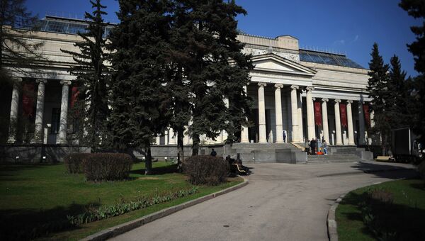 Здание ГМИИ им. А.С. Пушкина. Архивное фото Здание ГМИИ им. А.С. Пушкина. Архивное фото