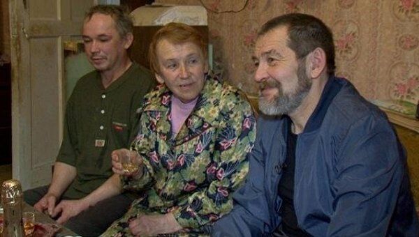 Возвращение Мохнаткина: как освобожденного из колонии встретили дома Возвращение Мохнаткина: как освобожденного из колонии встретили дома