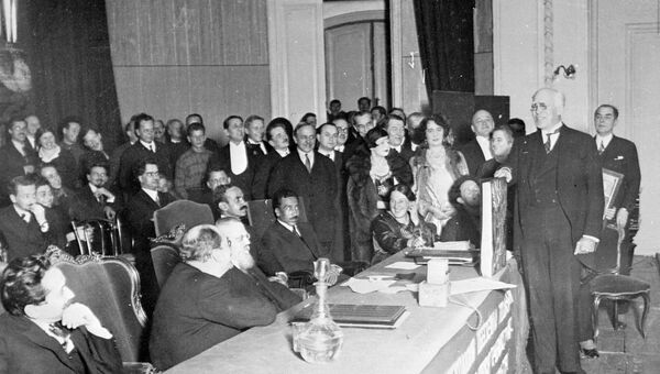 К. С. Станиславский на 10-летии Наркомпроса. 1927 год К. С. Станиславский на 10-летии Наркомпроса. 1927 год