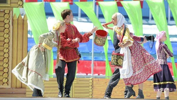 Празднование Дня России в Омске завершилось театрализованным представлением Празднование Дня России в Омске завершилось театрализованным представлением