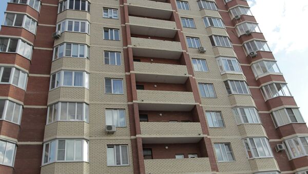 Жительница Долгопрудного выбросила с 15 этажа двоих детей Жительница Долгопрудного выбросила с 15 этажа двоих детей