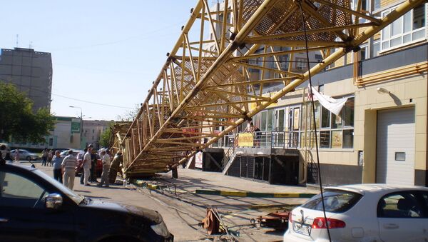 Падение крана в Нижнем Новгороде Падение крана в Нижнем Новгороде