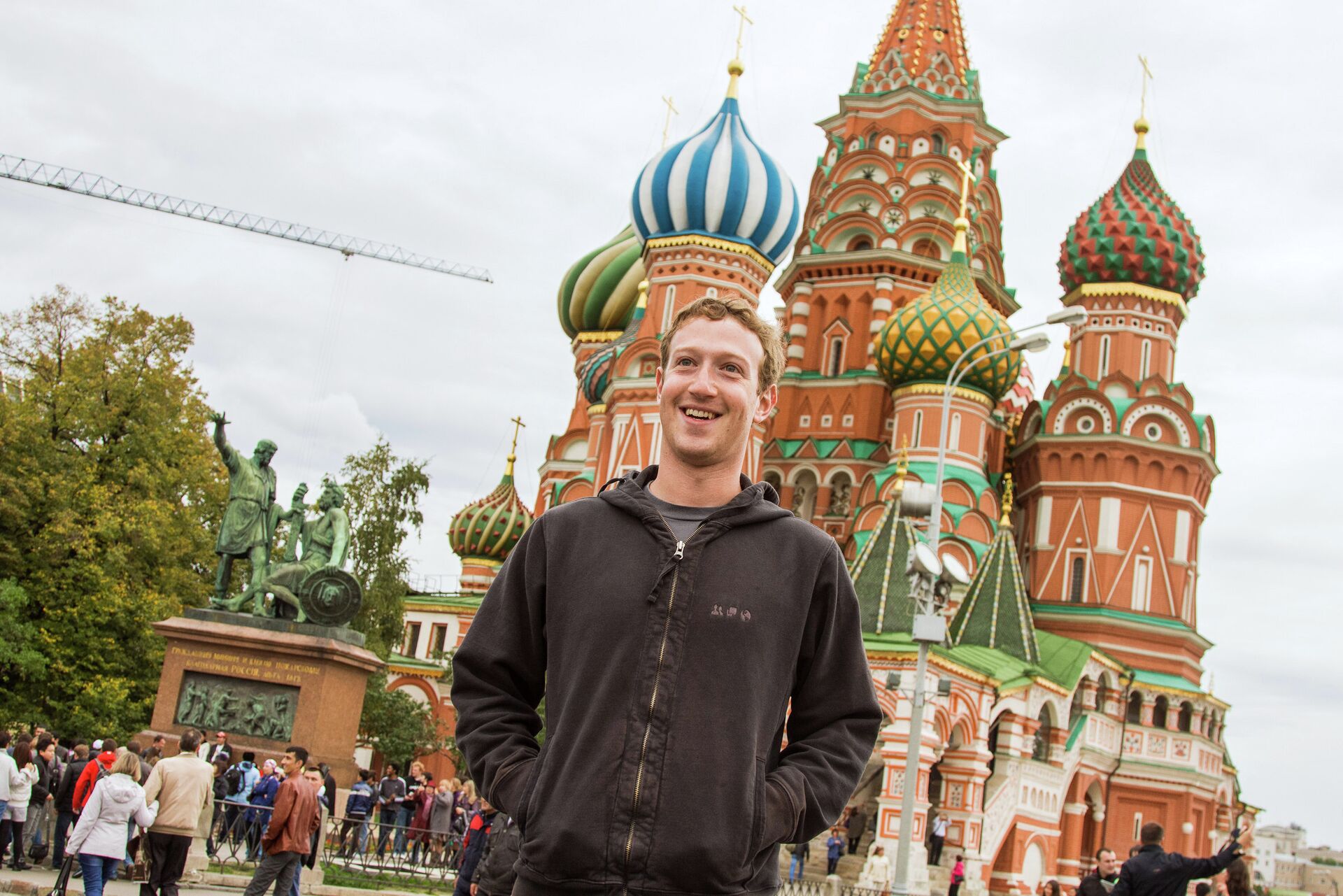 Основатель Facebook Марк Цукерберг прибыл в Москву Основатель Facebook Марк Цукерберг прибыл в Москву - РИА Новости, 1920, 12.05.2021