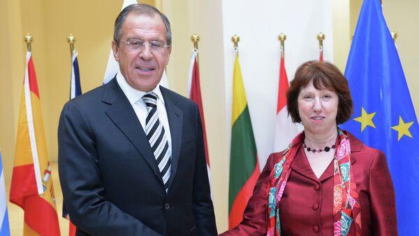 Министр иностранных дел РФ Сергей Лавров и высокий представитель ЕС по международным делам и политике безопасности Кэтрин Эштон во время встречи с в Люксембурге Министр иностранных дел РФ Сергей Лавров и высокий представитель ЕС по международным делам и политике безопасности Кэтрин Эштон во время встречи с в Люксембурге