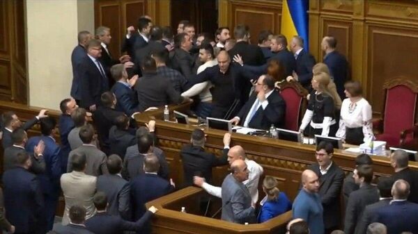 Потасовка во время заседания Верховной рады Украины Потасовка во время заседания Верховной рады Украины