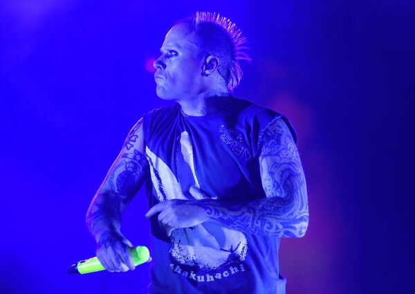 Лидер британской группы The Prodigy Кит Флинт выступает на музыкальном фестивале Кубана-2013 Лидер британской группы The Prodigy Кит Флинт выступает на музыкальном фестивале Кубана-2013