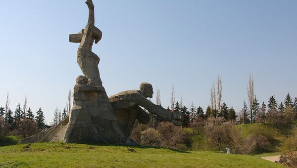 Мемориал в Змиёвской балке, Ростов-на-Дону Мемориал в Змиёвской балке, Ростов-на-Дону