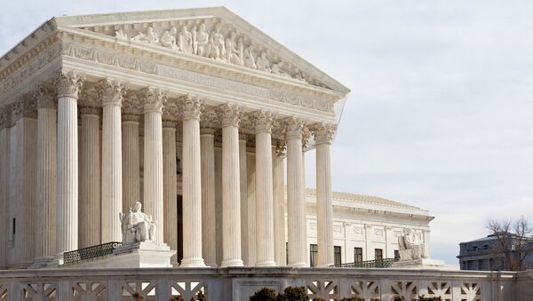 Здание Верховного суда США в Вашингтоне. Архивное фото Здание Верховного суда США в Вашингтоне. Архивное фото