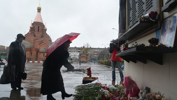 Памятные мероприятия у Театрального центра на Дубровке. Архивное фото Памятные мероприятия у Театрального центра на Дубровке. Архивное фото