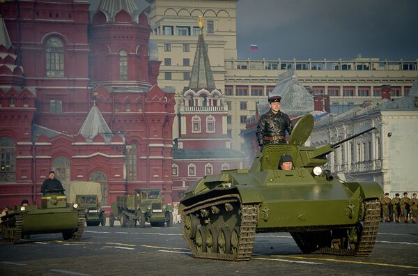 Торжественный марш, посвященный 71-й годовщине Парада 1941 года Торжественный марш, посвященный 71-й годовщине Парада 1941 года