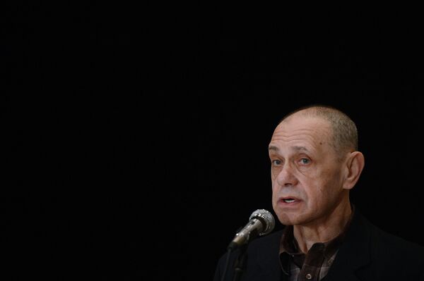 Режиссер, мультипликатор Гарри Бардин во время церемонии прощания с режиссером Федором Хитруком Режиссер, мультипликатор Гарри Бардин во время церемонии прощания с режиссером Федором Хитруком