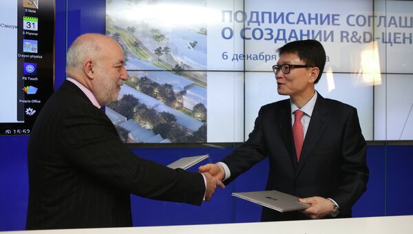Подписание соглашения о создании центра Samsung в Сколково Подписание соглашения о создании центра Samsung в Сколково