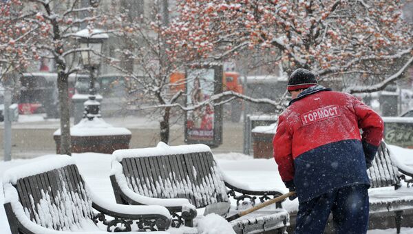 Уборка снега в Москве. Архив Уборка снега в Москве. Архив