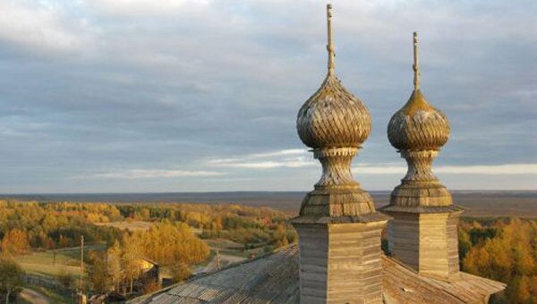 Храм святителя Николая Чудотворца, 1636 год. До реставрации. Архангельская область, Онежский район, деревня Ворзогоры. Храм святителя Николая Чудотворца, 1636 год. До реставрации. Архангельская область, Онежский район, деревня Ворзогоры.